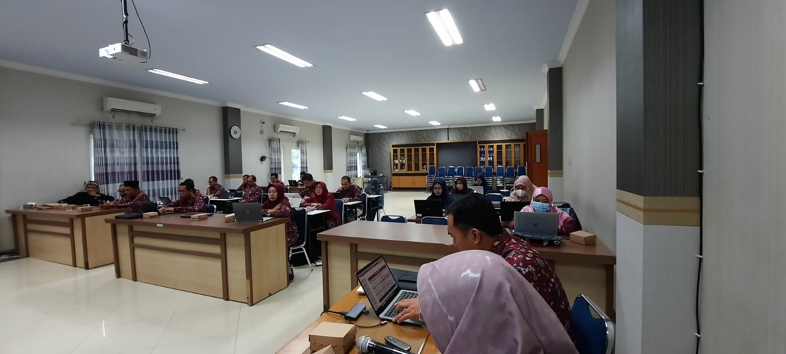 PROGRAM STUDI KEPERAWATAN PROGRAM DIPLOMA 3 MELAKSANAKAN RAPAT EVALUASI SEMESTER GENAP TA 2022/2023